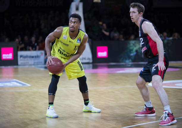 然选择传球 然选择传球